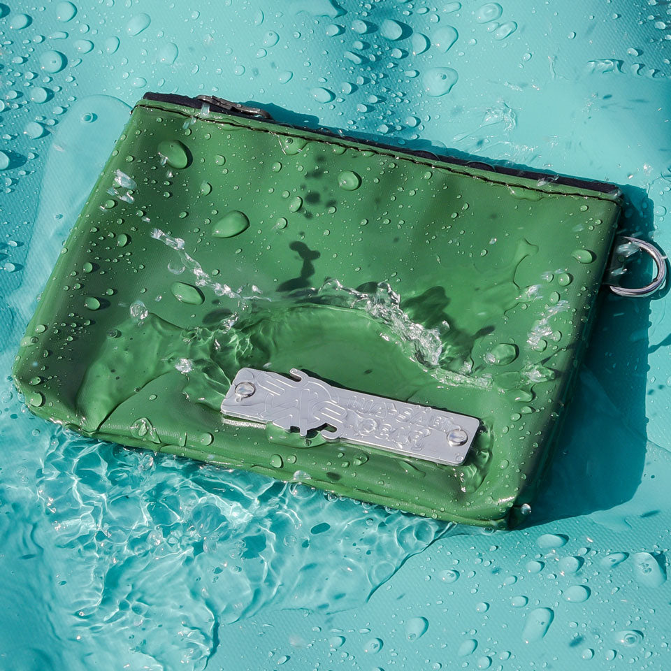 ハンドメイド防水ポーチ【袋(たい)】ワサビグリーンxカーキファスナー W150×H110mm (WSBF-P1115-WBKH)