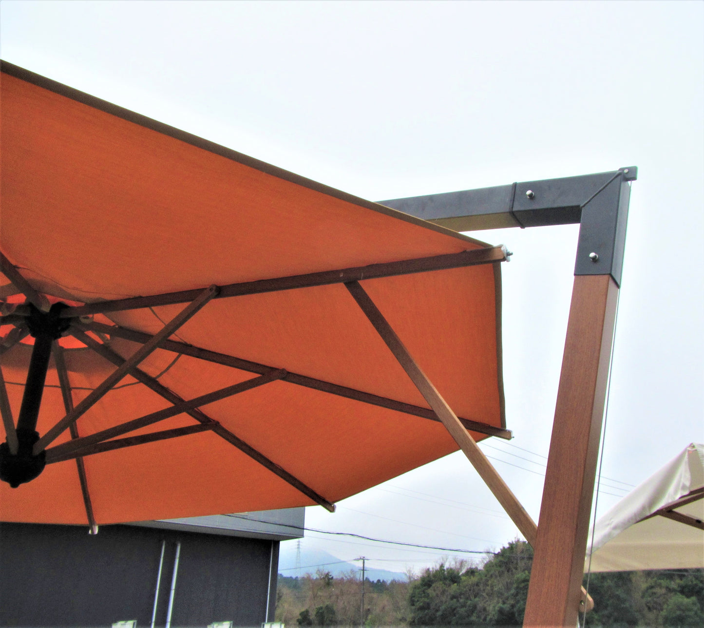 吊り下げ式八角形パラソル Φ3.5m トリノオッターゴ(TO3500)【無料お見積り】