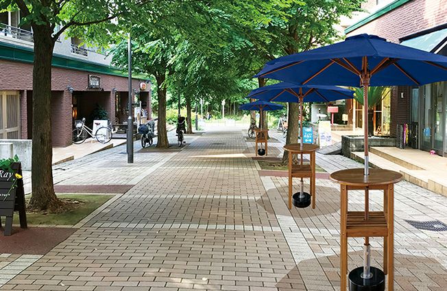 テーブル付き業務用パラソル 直径2m（SD2000）【無料お見積り】